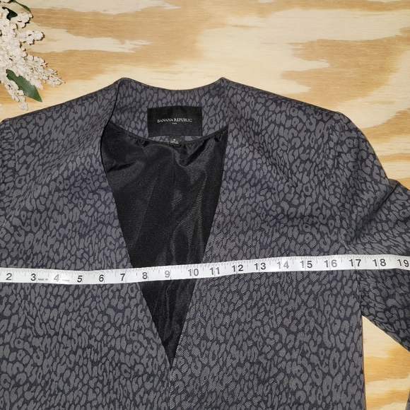 BR Banana Republic Cropped Blazer size 8 - Picture 4 of 5